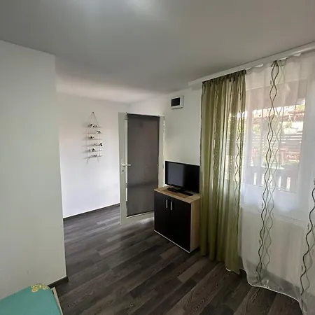 Casa La Românaș Tuzla